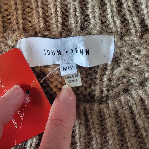 NWT John + Jenn Long Tan Beige Cable Knit Chunky Pullover Sweater Size M - Picture 5 of 11